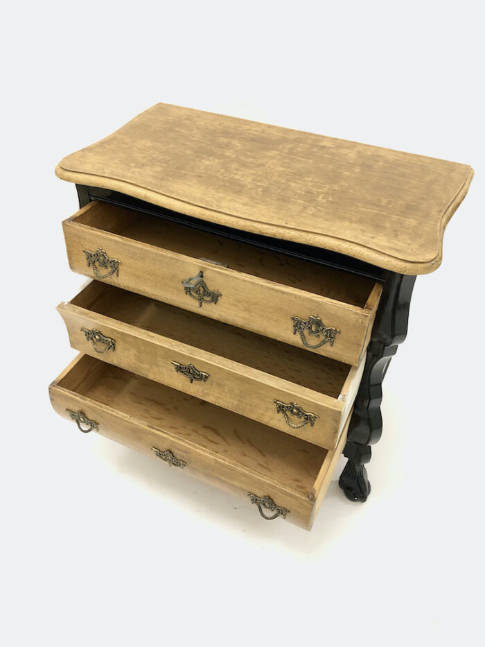 buikkastje zwart en hout