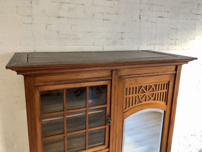 Kledingkast art deco drie lades drie planken roede vitrine - Image 10